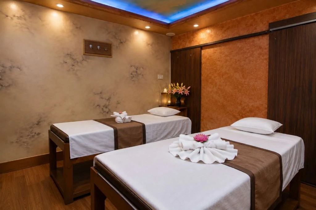 Luxury spa treatment room at Hotel Thamel Park