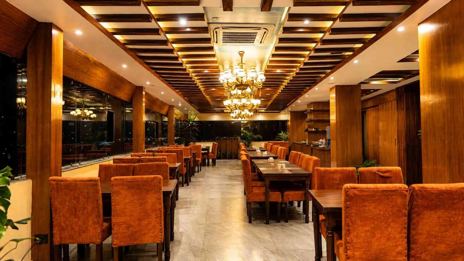 Sky Lounge Dining